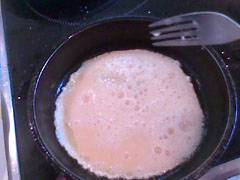 El huevo batido a la sartn caliente